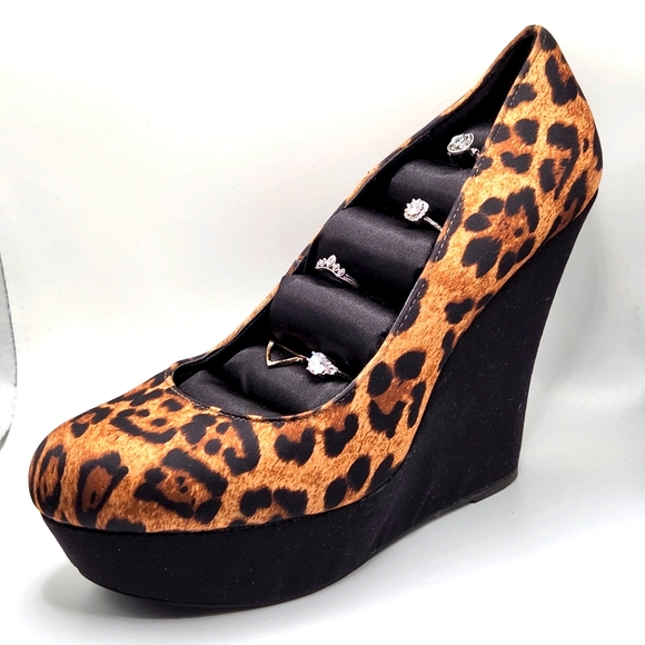 Upcycled High Heel Ring Holder - Picture 8 of 9